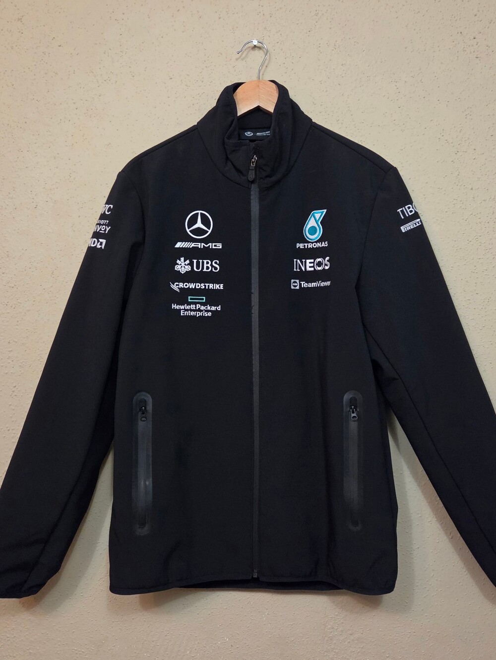 Mercedes AMG Petronas Jacket Mens Medium Black Racing F1 Team
